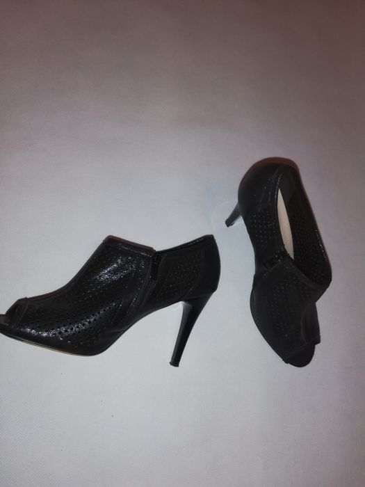 Czarne szpilki czółenka stan idealny 40