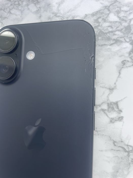 iPhone 16     Bateria 100%