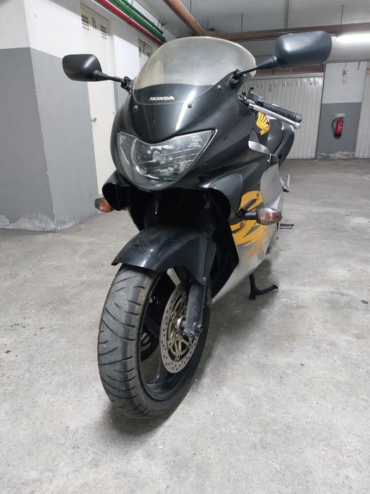 Vendo Honda cbr 600f