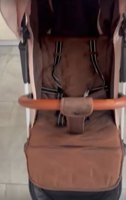 Прогулянкова коляска - Carrello Astra