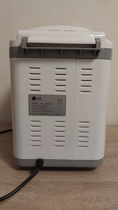 Хліблопічка LG HB-206CE як нова