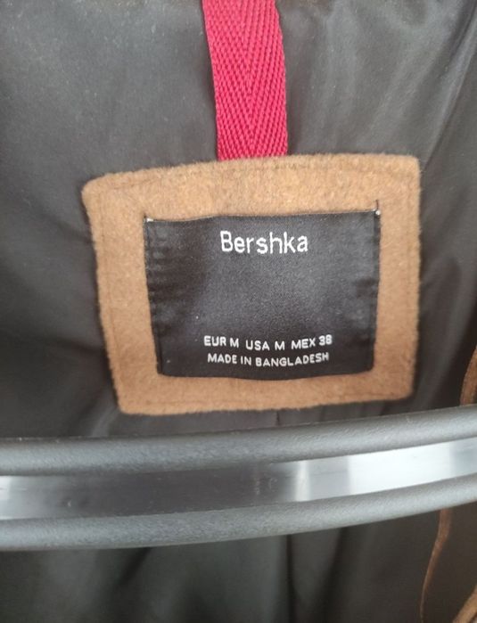 Casaco comprido BERSHKA tamanho M

Tamanho M.

Como novo, utilizado ap