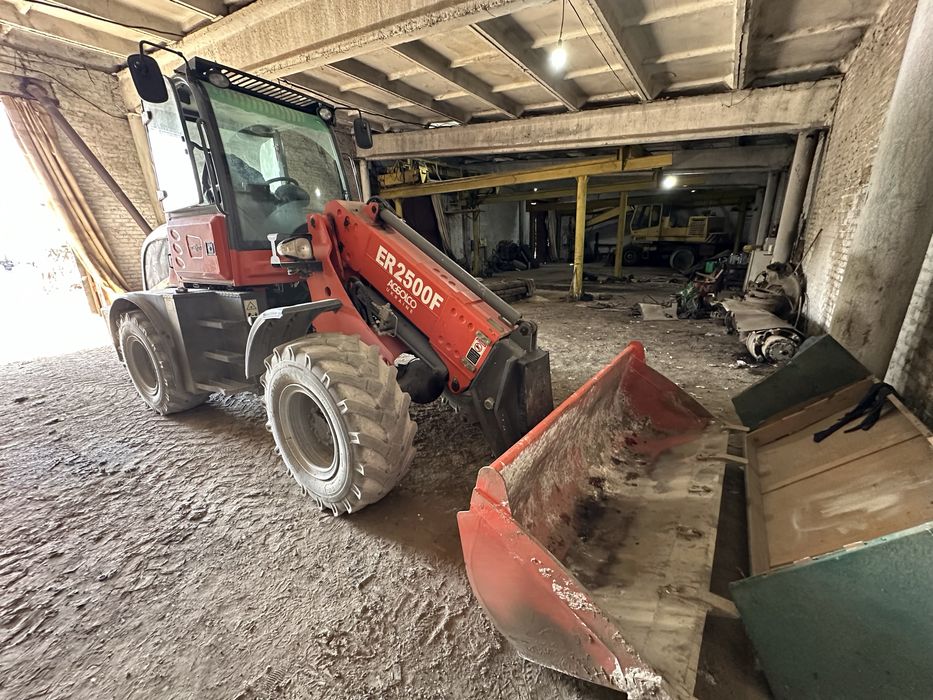 Фронтальний навантажувач Everun ER2500F