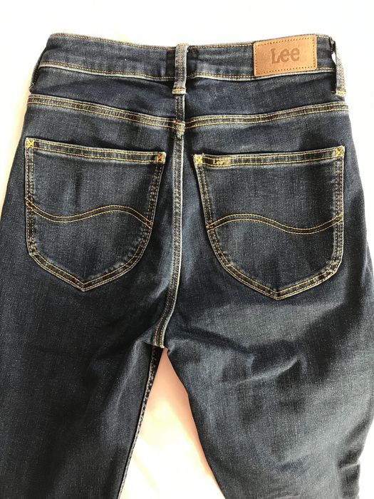 Piękne jeansy Lee 26/30 z zamkami