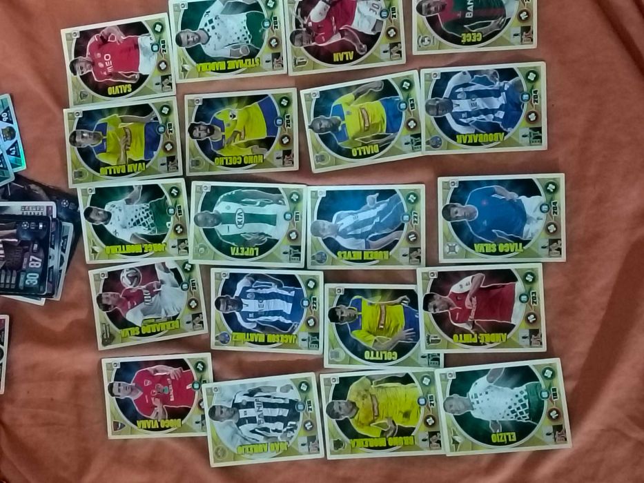 Cartas de várias coleções de futebol