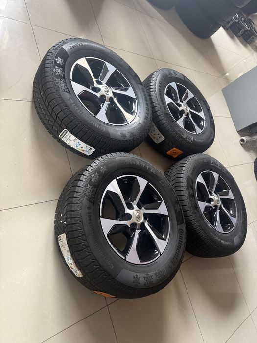 Диски оригінал Toyota Hilux r17/6/139.7 Prado 265/65/17 шини зимові
