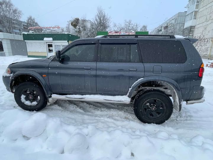 Mitsubishi pajero sport