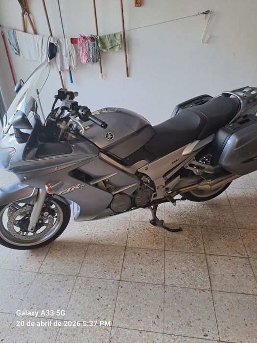 YAMAHA FJR 1300  muito bom estado 41000km