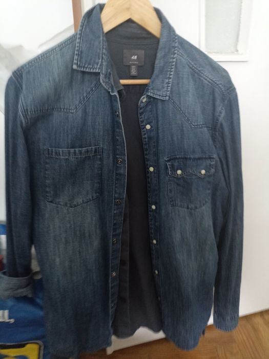 4 camisas de várias marcas tamanho S e M