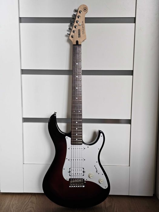 Gitara Yamaha Pacifica 112J