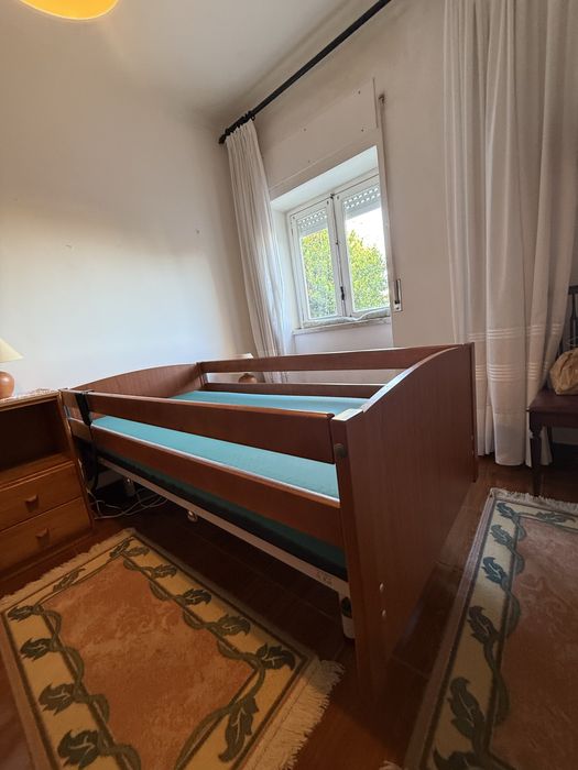 Cama Articulada Semi-Elétrica Supreme Com Colchão Visco