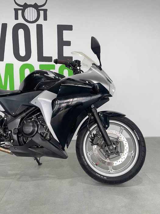 Мотоцикл Honda CBR250R