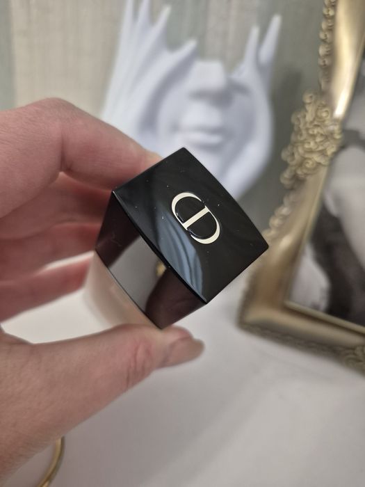 Тональний крем Dior Forever Skin Glow Foundation