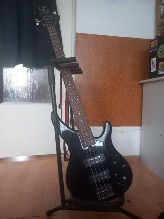 Yamaha trbx304 gitara basowa bas