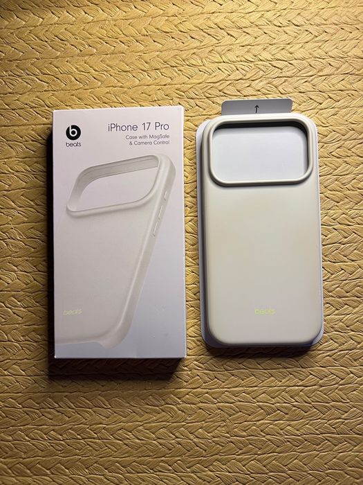 Etui Beats do Apple iPhone 17 Pro / MagSafe / nowe- otwarte opakowanie