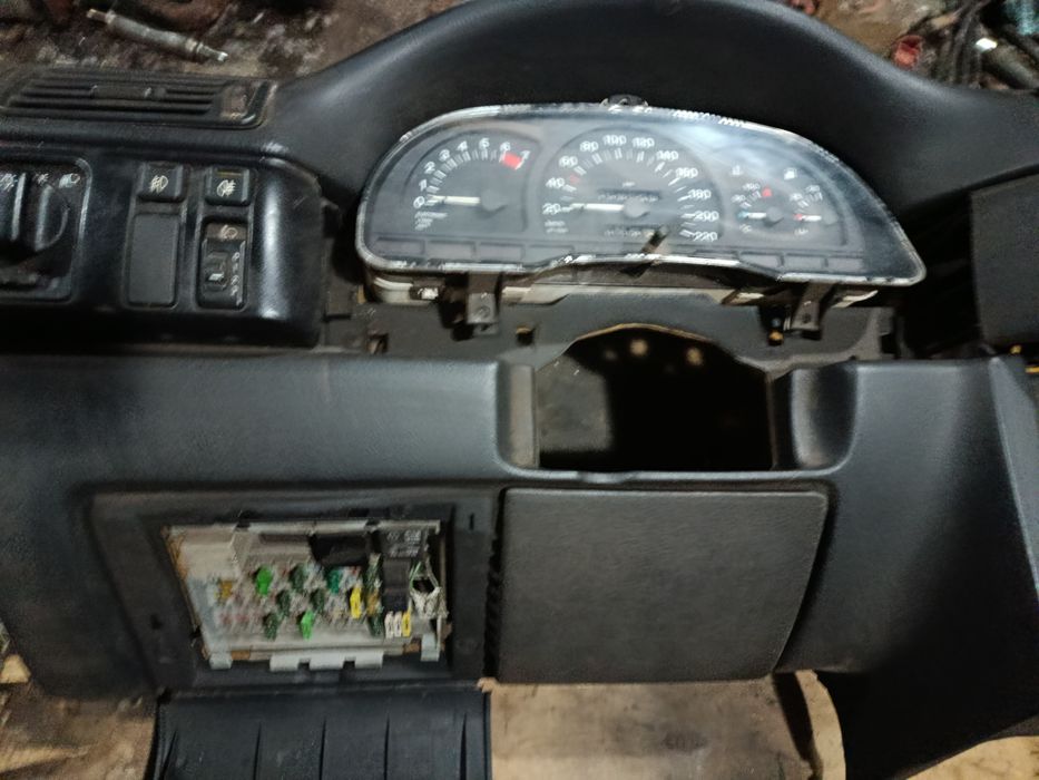 Панель приборов,торпеда Опель вектора А