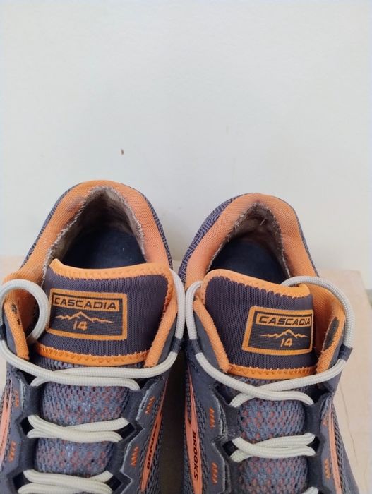 Brooks 48 розміру, 32 см, оригінал кросівки