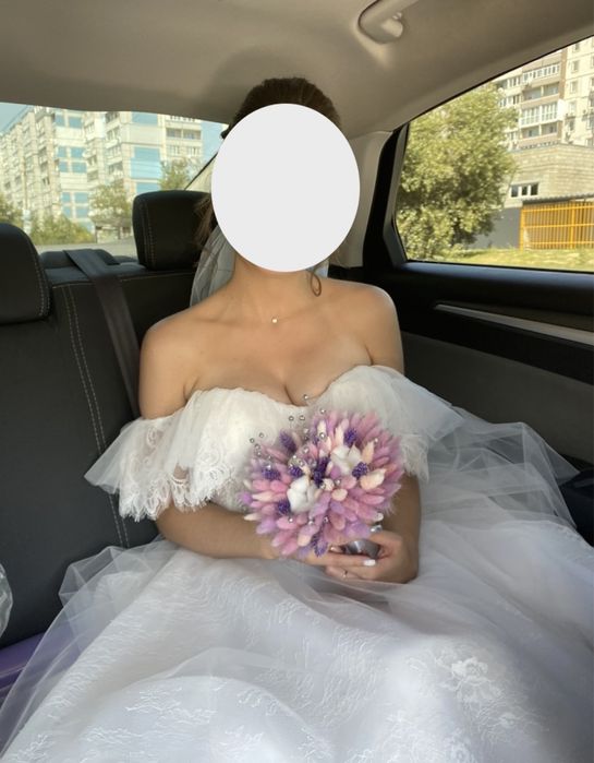 Дизайнерська весільна сукня