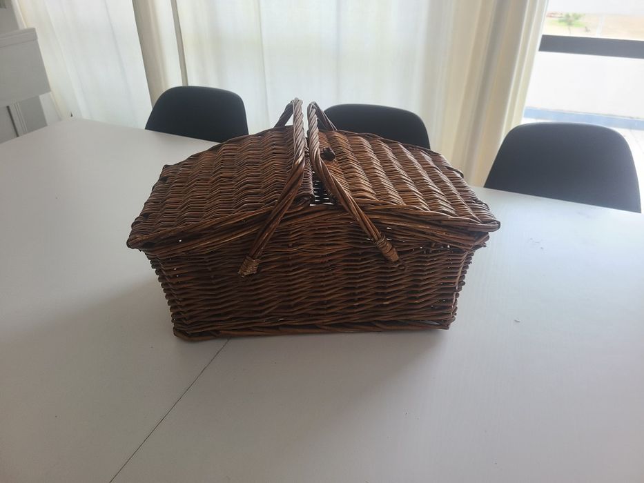 Cesta de piquenique vintage