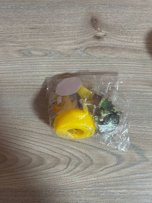 Качки Уткі в повному екіпі на руль велосипеда мотоцикла або в машину