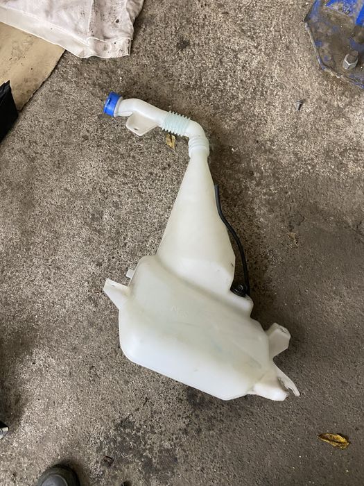 Бачок омивача Tesla model S 2012-2020