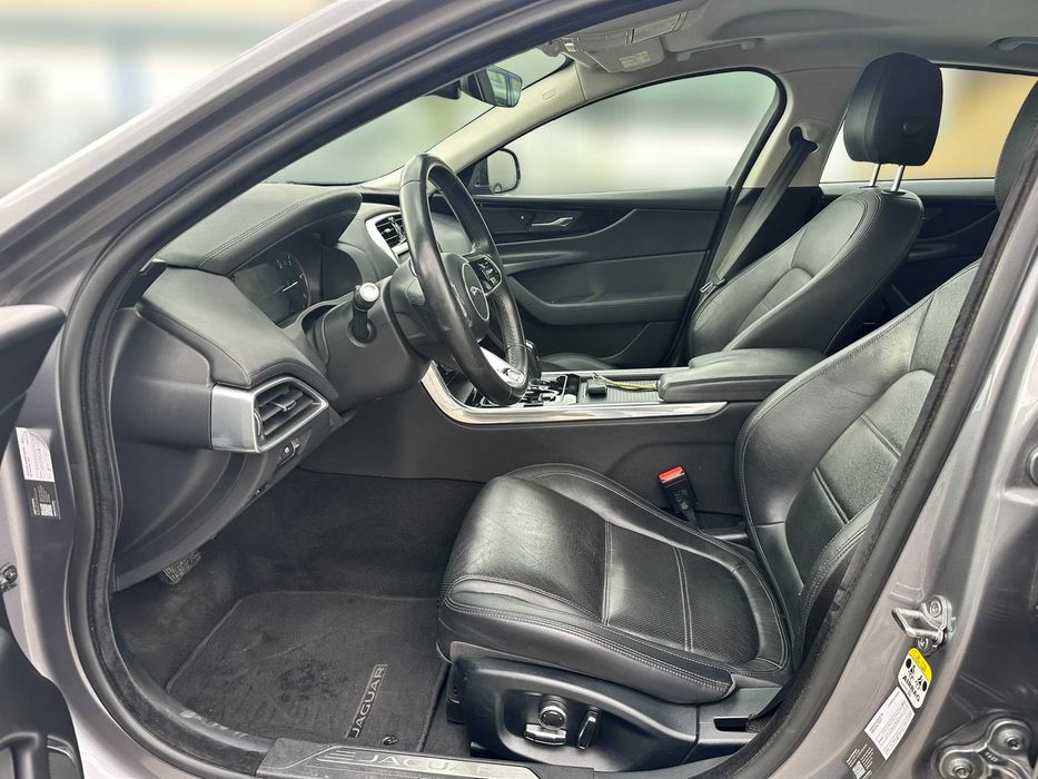 Jaguar XE 2.0d 180cv Caixa Aut. de 2020 Salvado