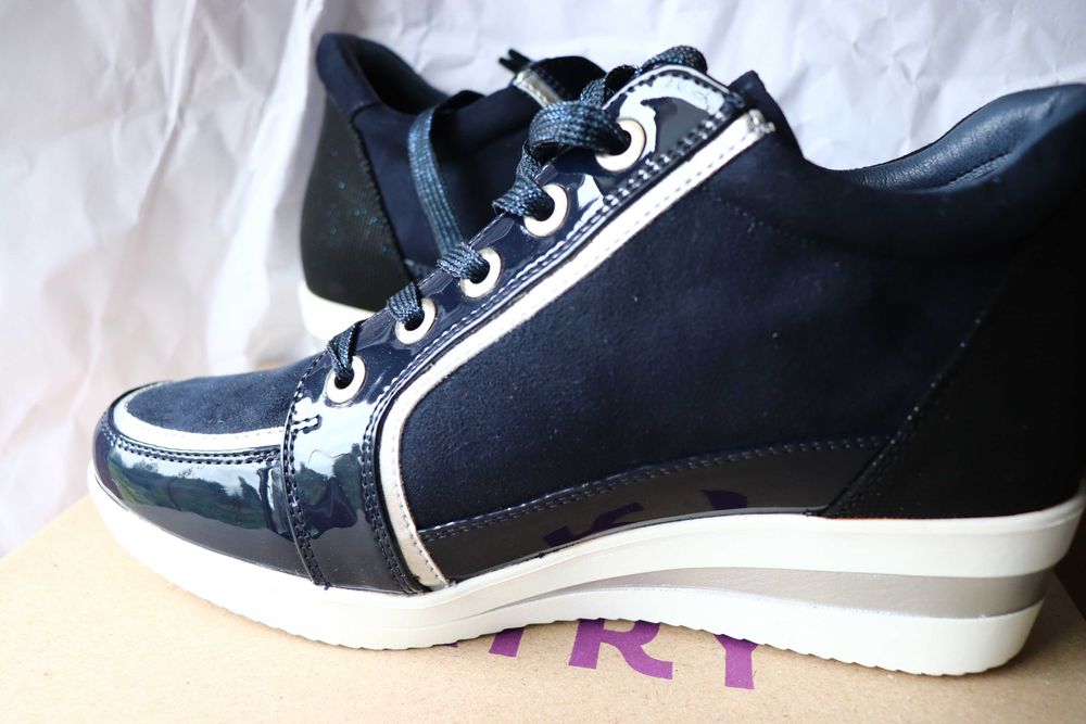 Nowe buty damskie CCC mięciutkie półbuty GO SOFTr.39 Okazja!