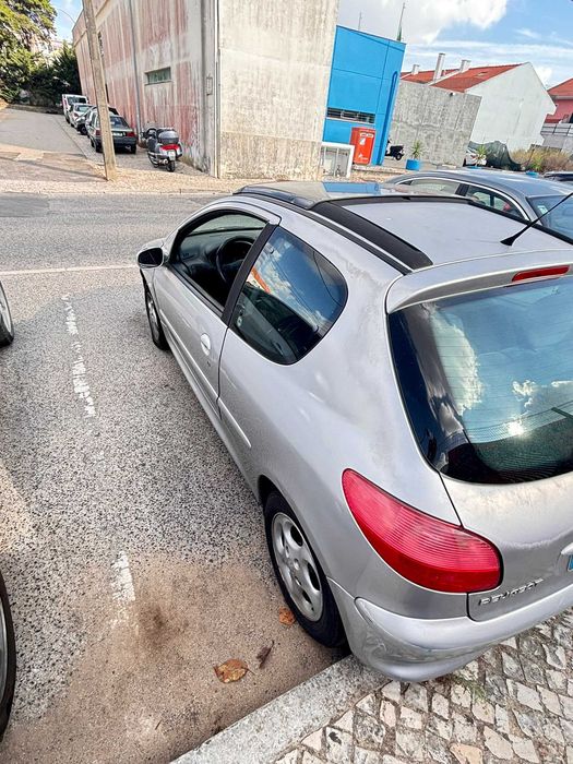 Peugeot 206 Hatchback 1.1 foto 2