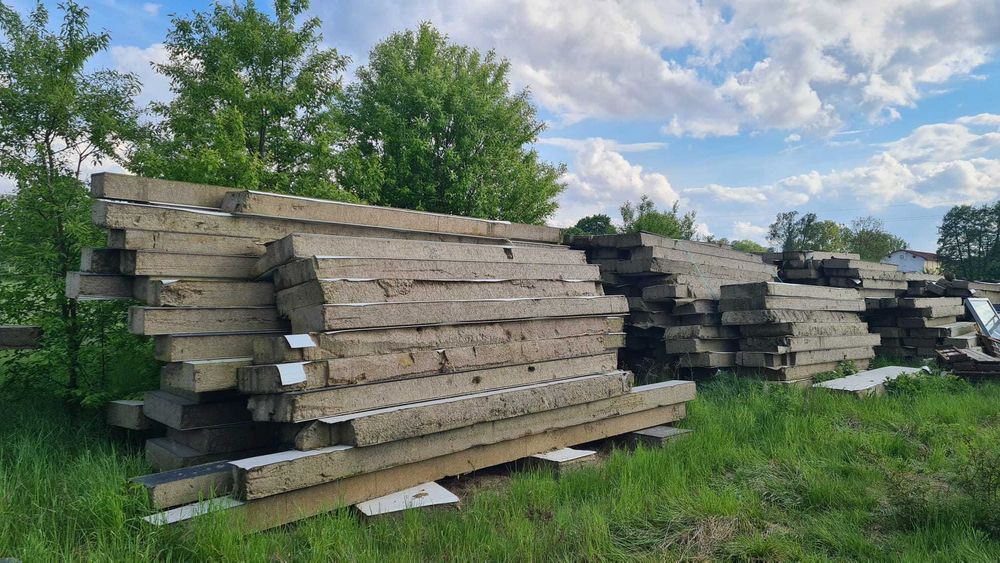 Płyta warstwowa 20 cm z wełną mineralną – pozostałość po budowie