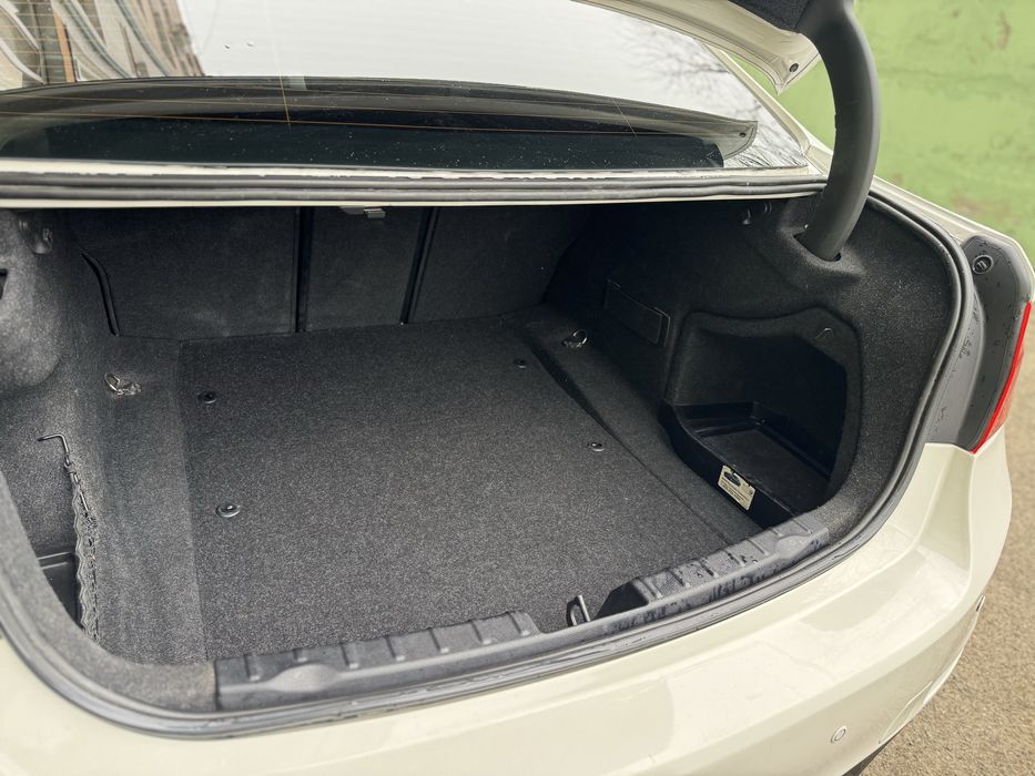 BMW F30 x-drive 2,0 бензин