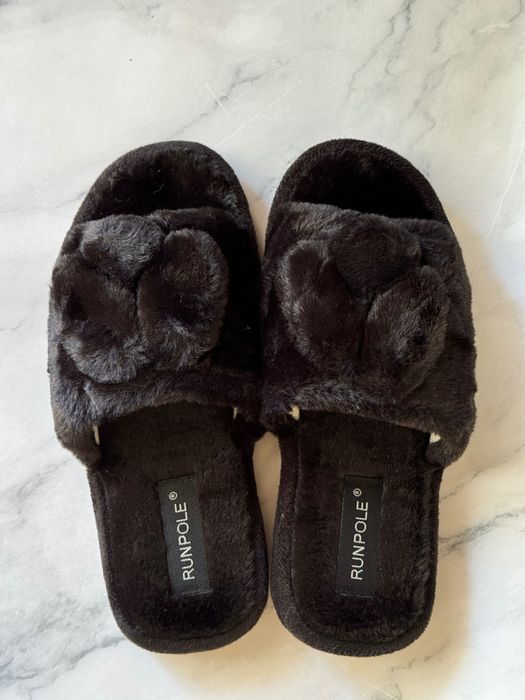 Futrzane kapcie damskie