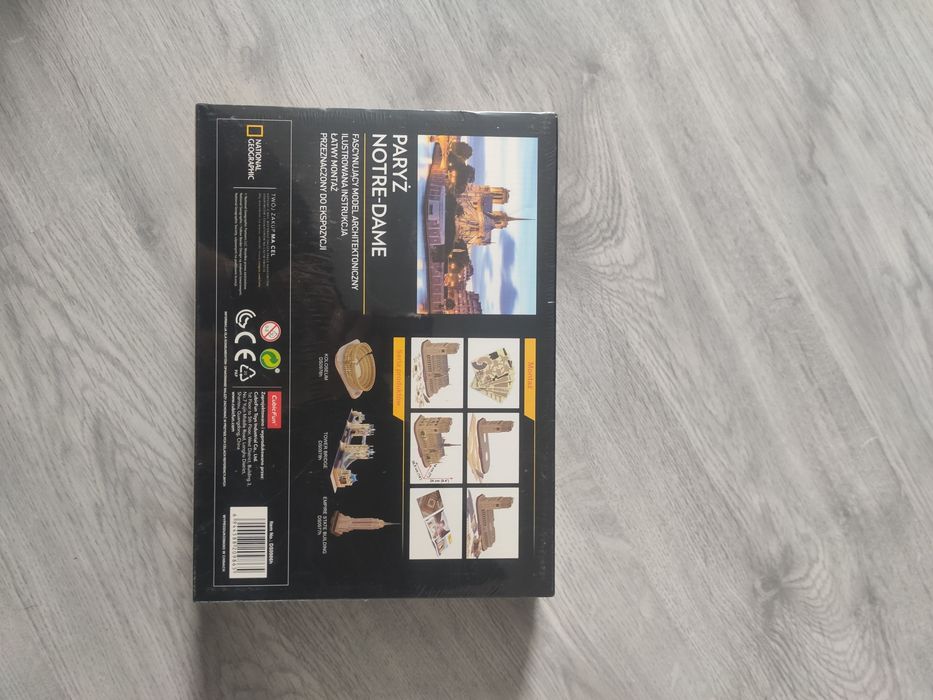 Puzzle 3D Paryż.