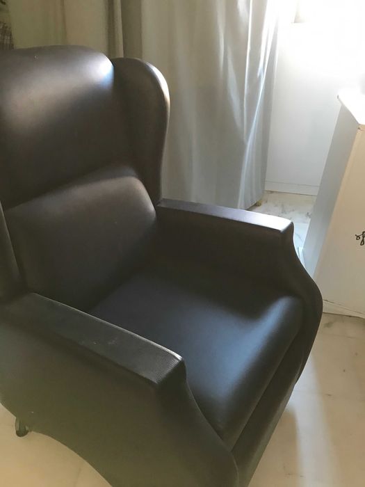Cadeirão reclinável (Manual) cor preta (usado)