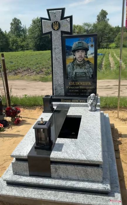 Пам'ятники з граніту