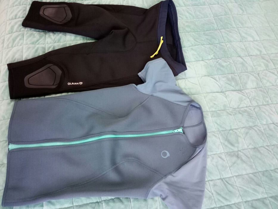 Calções e colete para surf idade 8-9 anos .