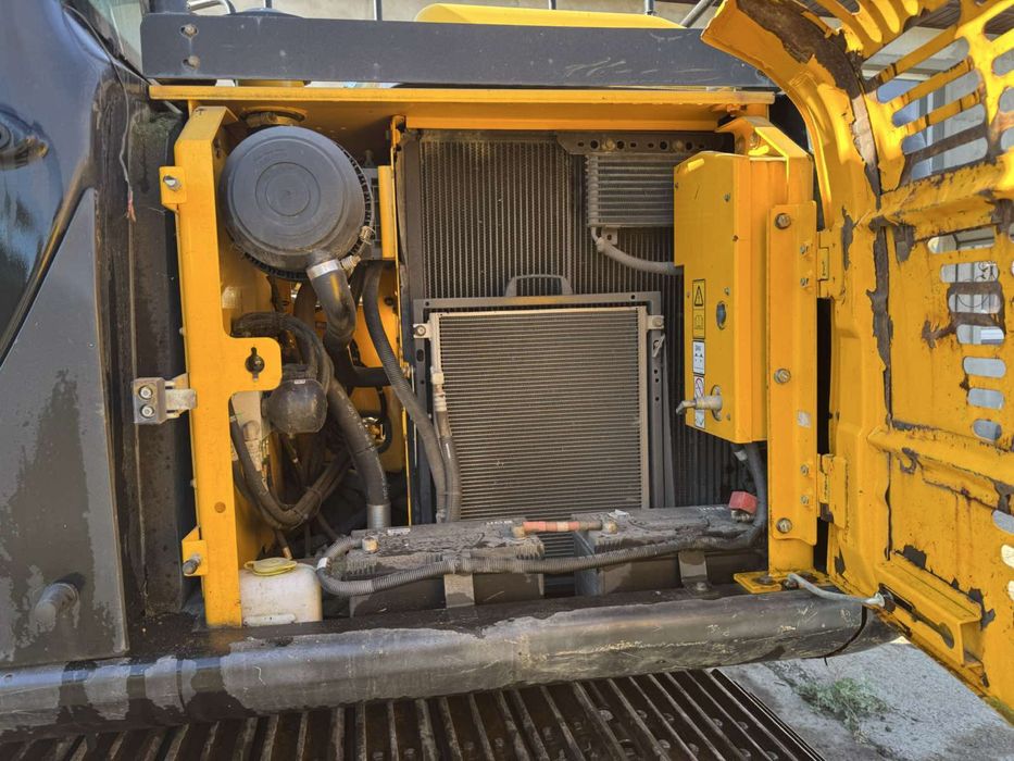 Гусеничний екскаватор JCB JS130LC, 2017