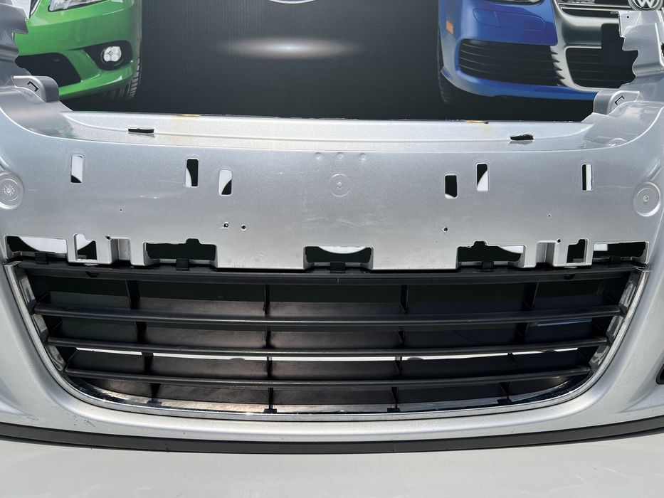 Бампер передній Гольф 5 Універсал бампер передний Golf 5 LA7W