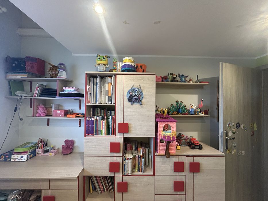 Zestaw mebli młodzieżowych