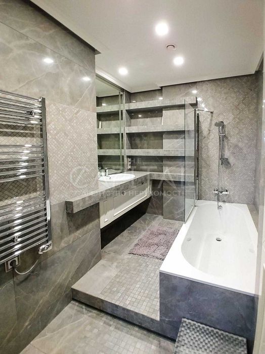 Продаж квартири, пентхаус , вул. Назарівська, Шевченківський р-н