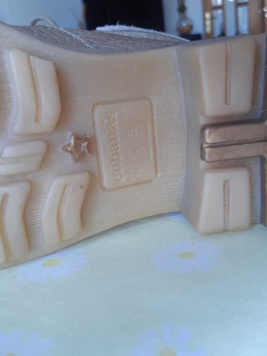 Botas marca "Cubanas" muito confortáveis