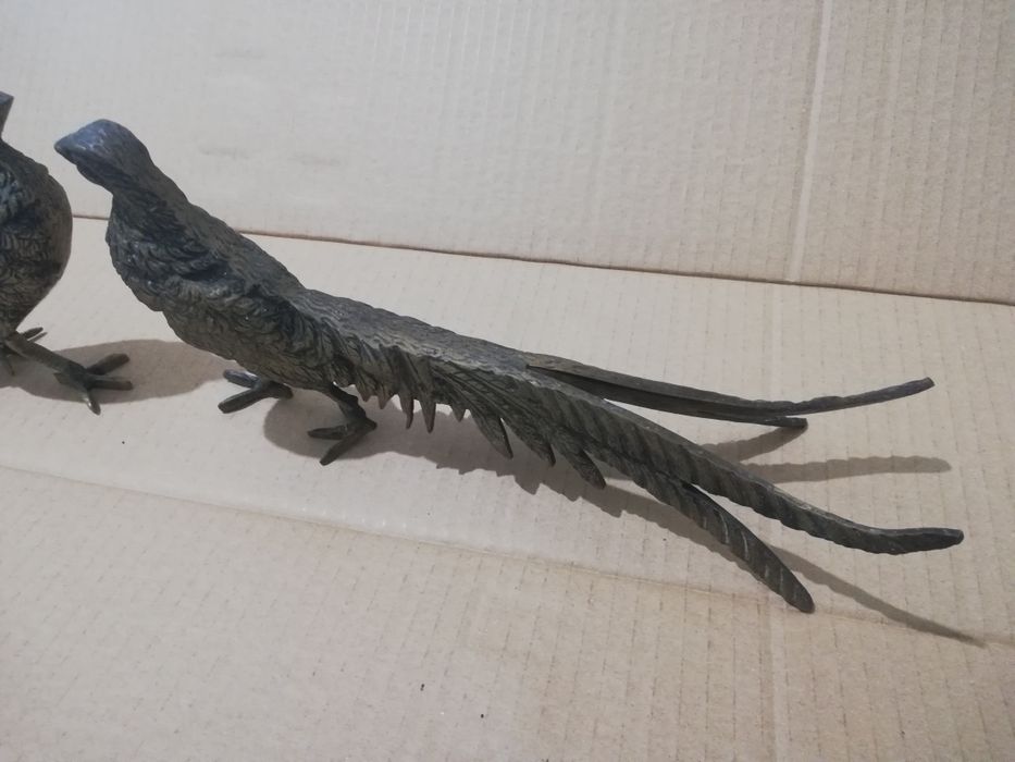 Casal faisões em metal