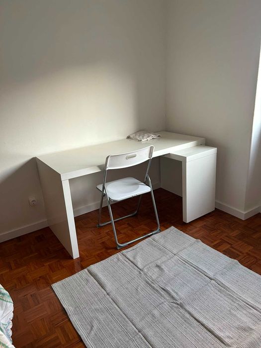 Quarto para arrendar com boa localização e boas condições