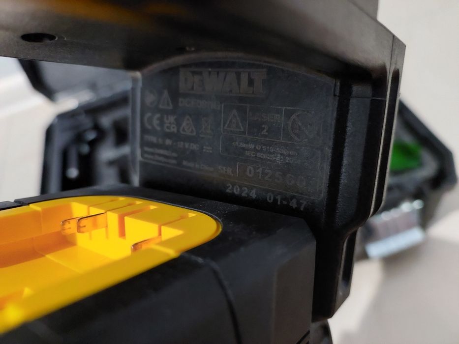 Dewalt Лазерний уровень в кейсе с аккумулятором 2 Ач DeWALT DCE0811D1G