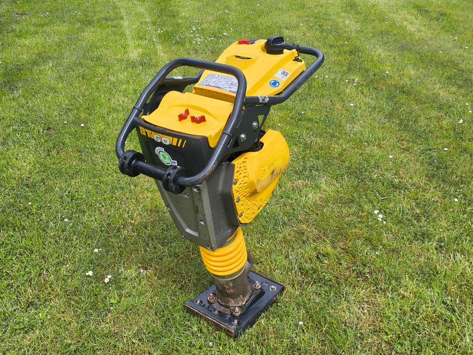 Stopa BOMAG BT 60  Super stan