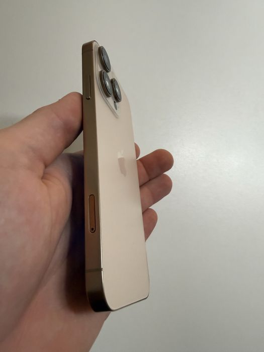 Sprzedam iPhone XR 64 GB w obudowie iPhone 16 Pro