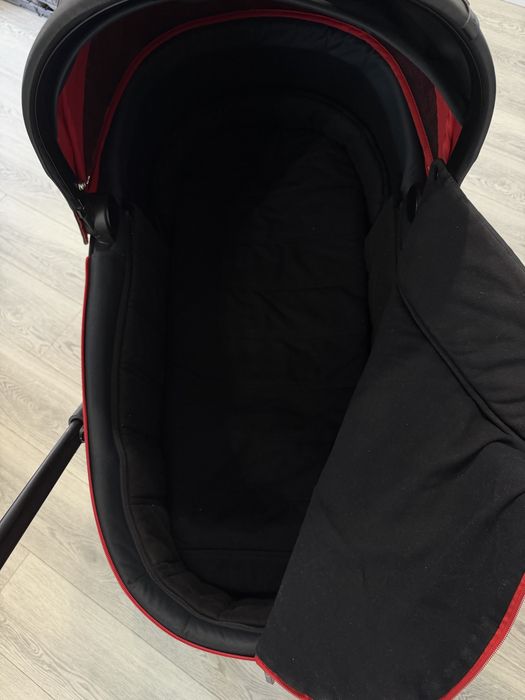 Коляска Cybex Priam Ferrari