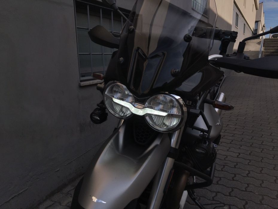 Moto Guzzi V85TT 2021