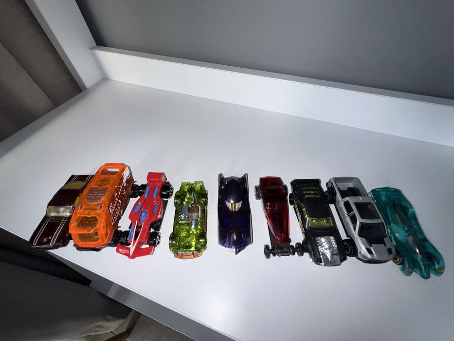 Машинки Hot Wheels