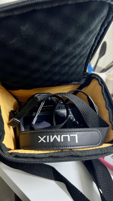 Câmera fotográfica Lumix FZ82 em otimo estado + bolsa