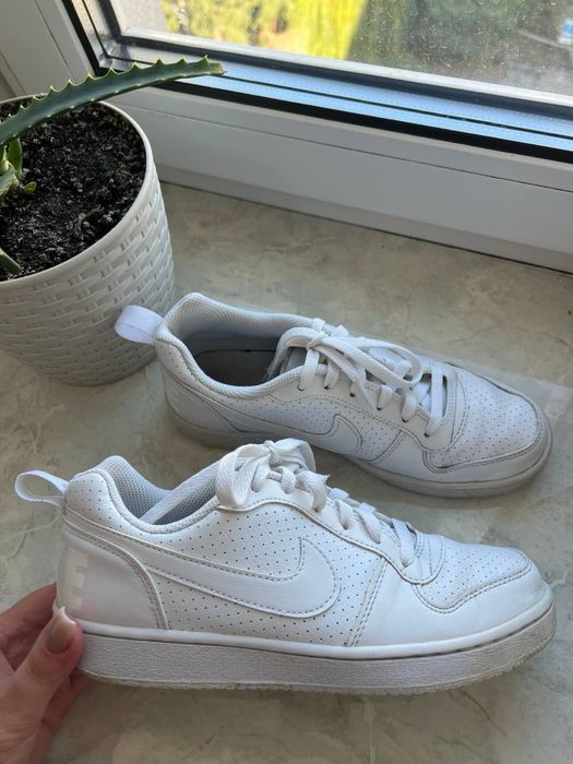 Кросівки nike жіночі 37,5 р оригінал